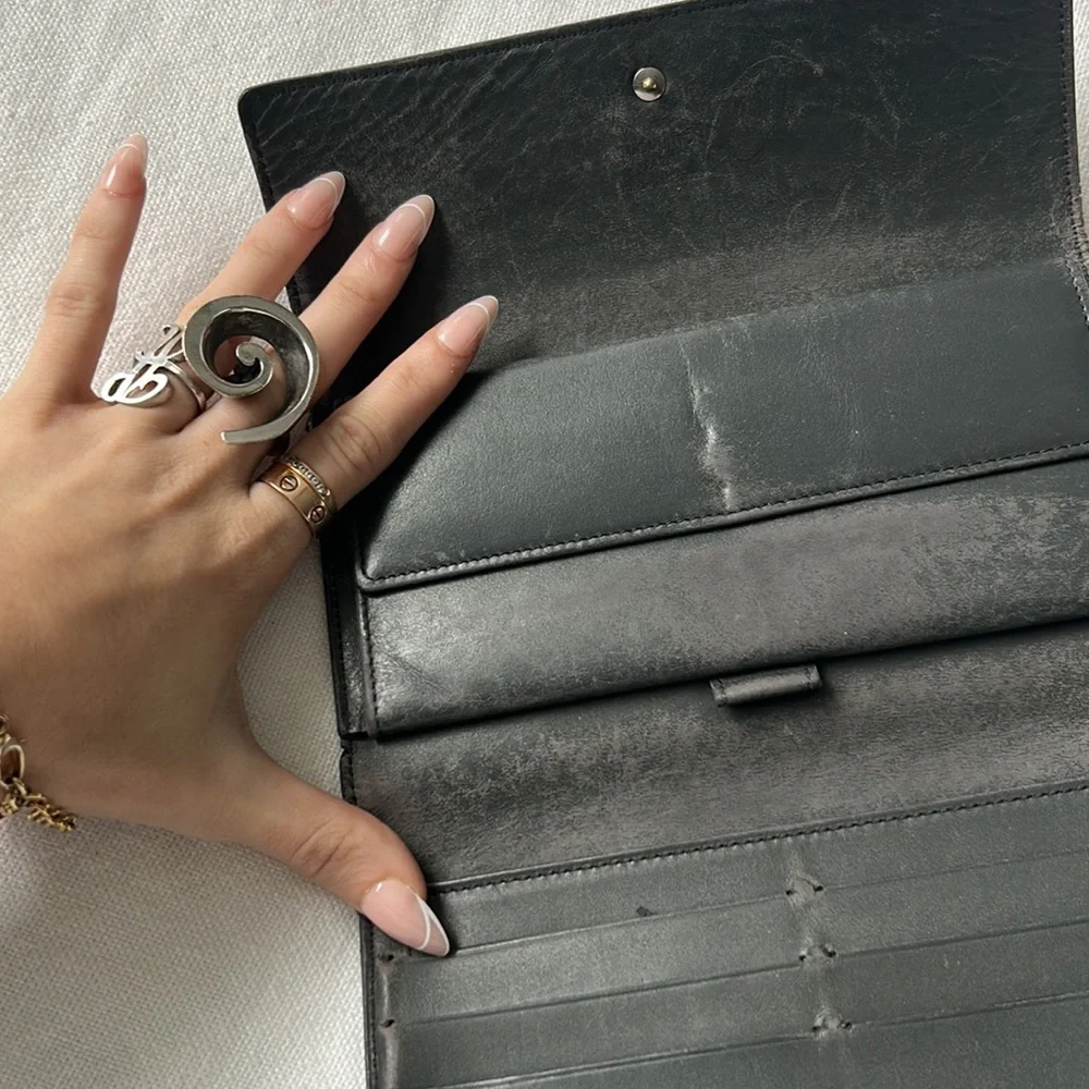 Louis Vuitton Gris Art Deco Monogram Vernis Sarah Wallet